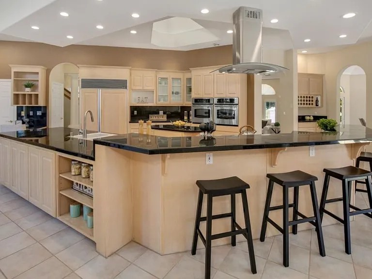 18233 Saratoga Los Gatos Rd — Photo 6