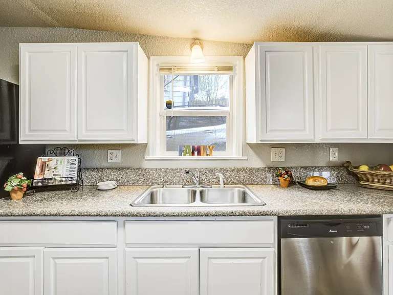 542 W Boulder St — Photo 10