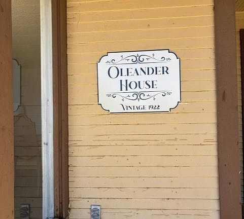 2nd image of 684 Oleander Ave