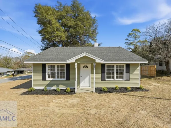 318 Peachtree Cir, Sylvania, GA 30467