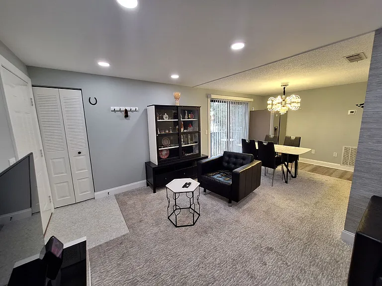 4022 Beaver Ln #1000G — Photo 6