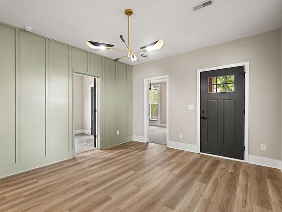 5th image of 1746 E Elm St