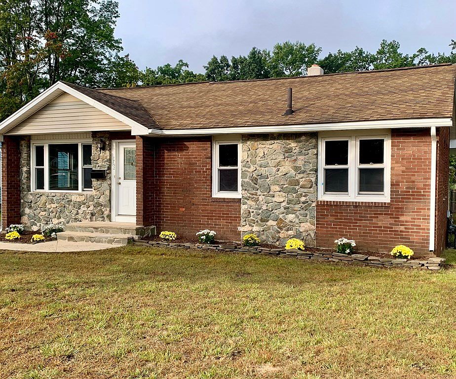 1752 Memorial Dr, Chicopee, MA 01020 Zillow