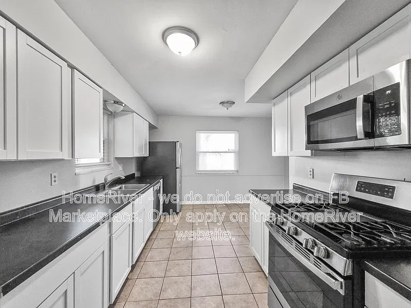 4 bed, 2.0 bath, 2136 sqft, $1,795 — Photo 3
