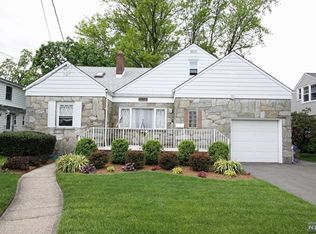 18-04 Split Rock Rd, Fair Lawn, NJ 07410