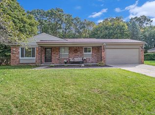 6676 Almond Ln, Clarkston, MI 48346