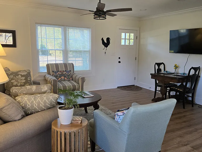 1718 Colleton Ave SE — Photo 10