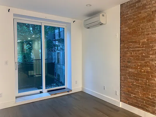 Rented by Brooklyn Group | media 22