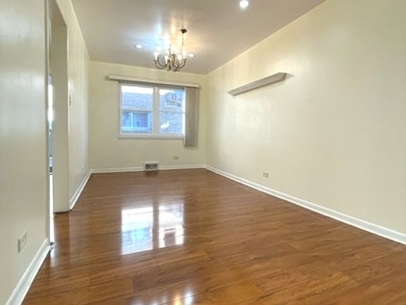 4th image of 2754 W Berwyn Ave APT 1E