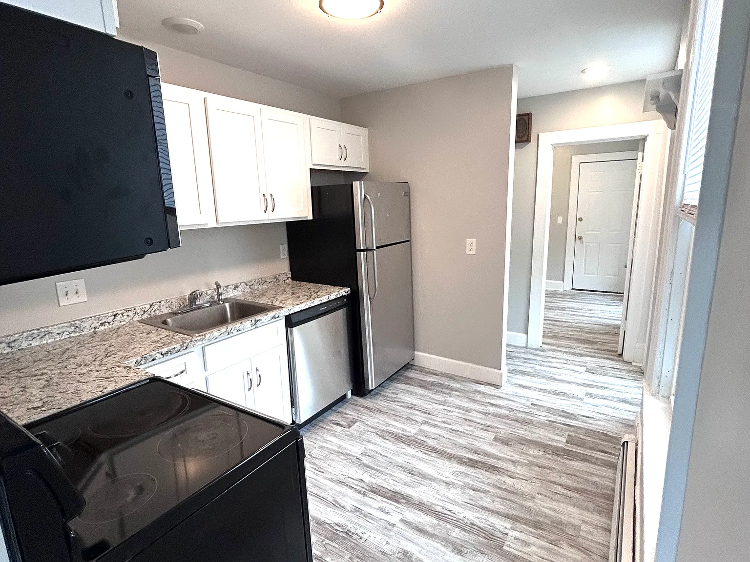 1 bed, $1,000 — Photo 3