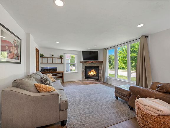 5th image of 1319 Riverside Dr