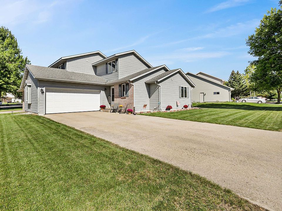 1st image of 636 Constitution Ln