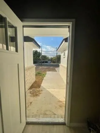 15 College St — Photo 4
