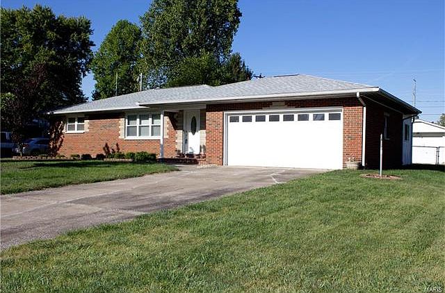 1st image of 15 Airwood Dr