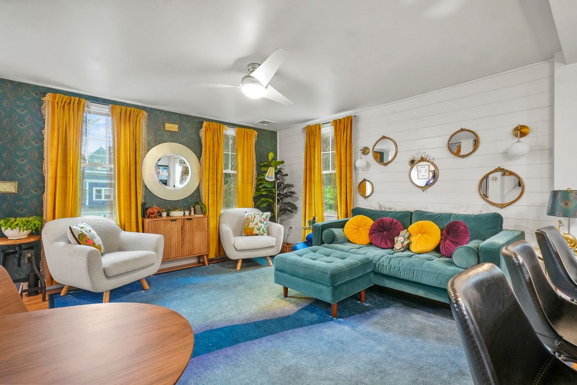 next background image