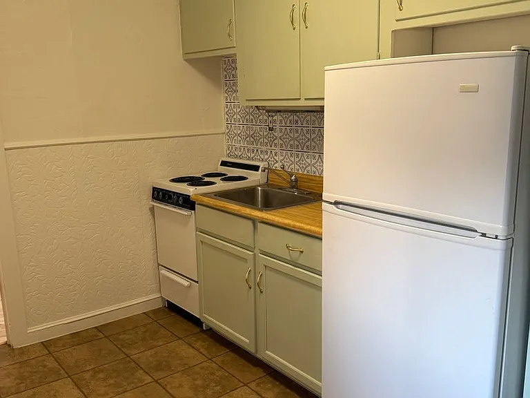115 S Franklin St — Photo 6