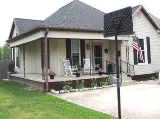 627 Cedar St, Mount Carmel, IL 62863