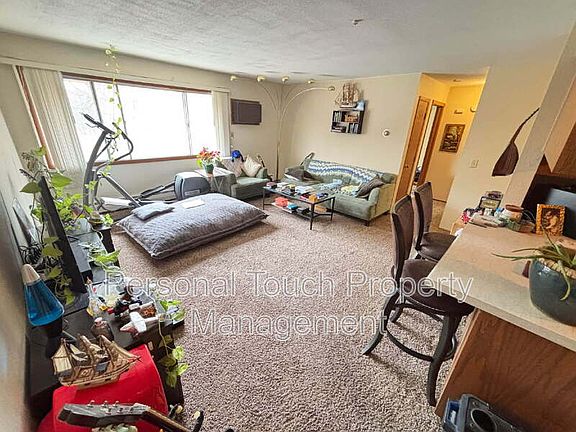 4th image of 301 6th St S Unit 17