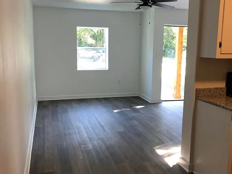904 S Pine St #1 — Photo 8