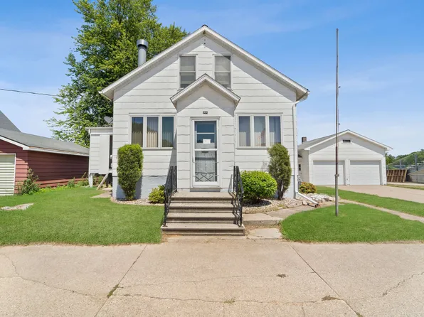 322 Wolf River Dr, Fremont, WI 54940