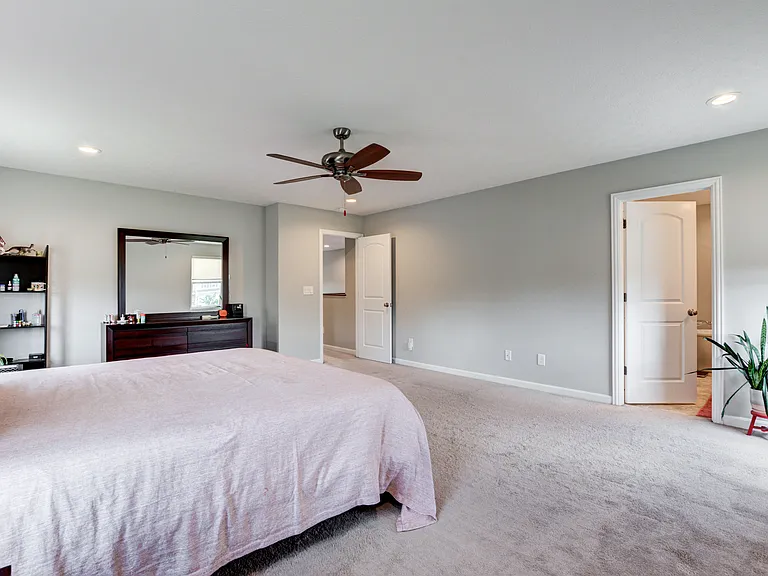5589 Landgate Dr — Photo 44