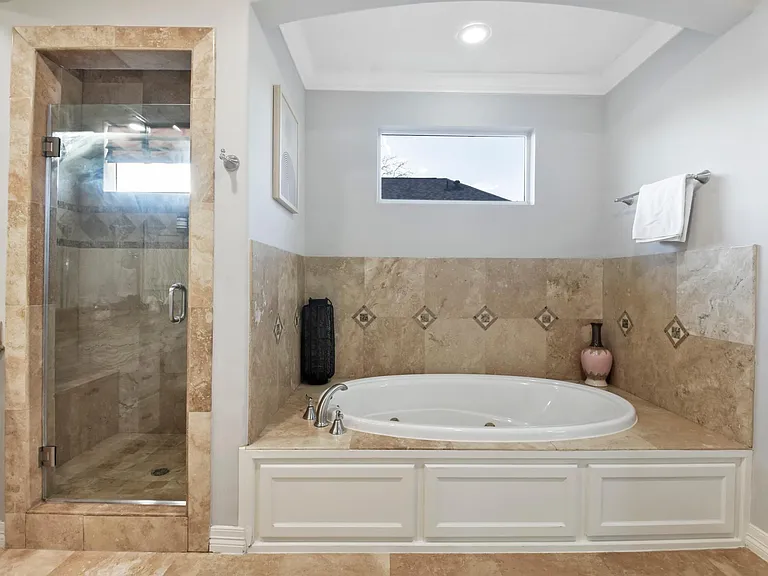 1202 W 25th St — Photo 17