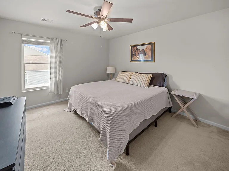 415 Valdez Ct — Photo 36