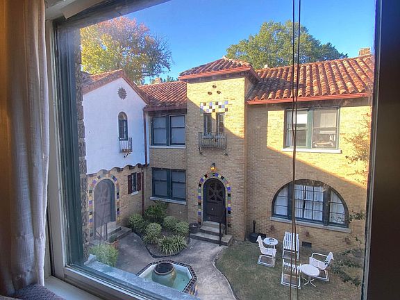 3rd image of 808 N Palm St APT 6