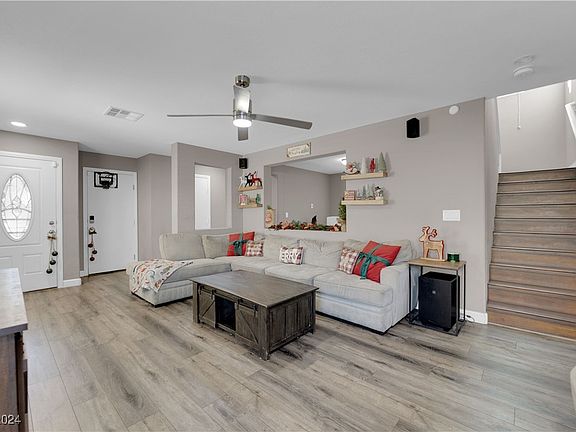 4th image of 10044 Glen Aire Ave