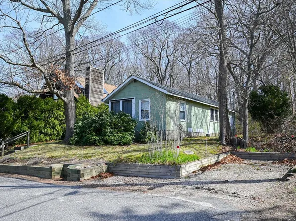 4 Hill Drive, Riverhead, NY 11901