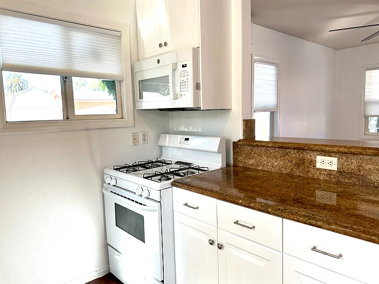 Stove & Microwave