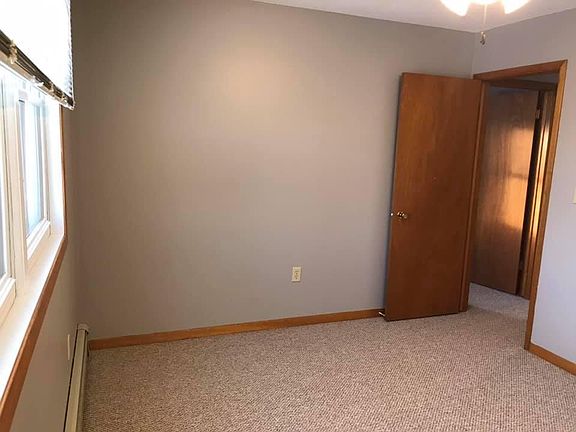 4th image of 6 S Sheakley Ave APT 1