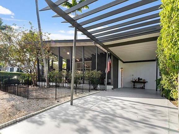 2nd image of 3599 Vista Ct #0