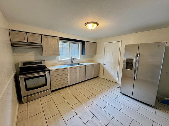 3rd image of 340 Villabrook Dr APT 2