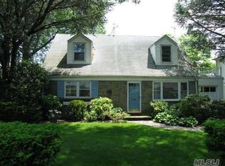 261 New Hyde Park Rd, Garden City, NY 11530