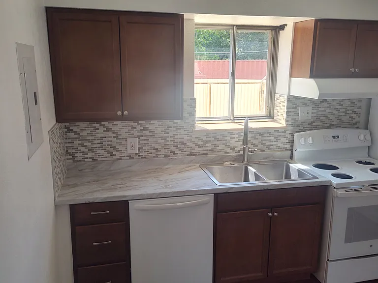 5026 W 8th Ave — Photo 12