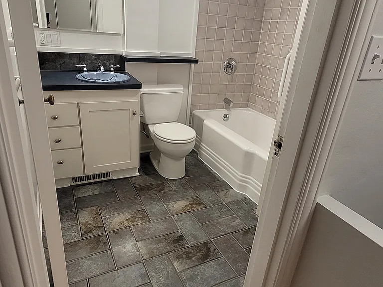 4224 Wallingford Ave N — Photo 35