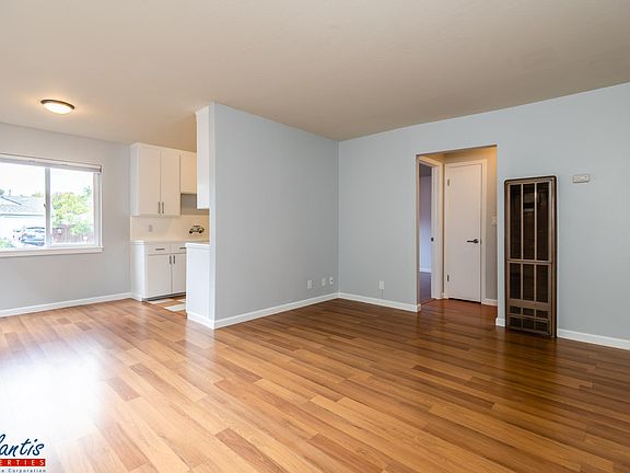 3rd image of 418 Roosevelt Ave APT 1
