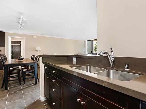 5th image of 7320 Hawthorn Ave APT 306