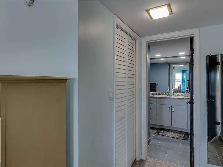 4900 Brittany Dr S #411 — Photo 50