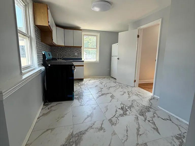 1288 Forest Ave #2 — Photo 4