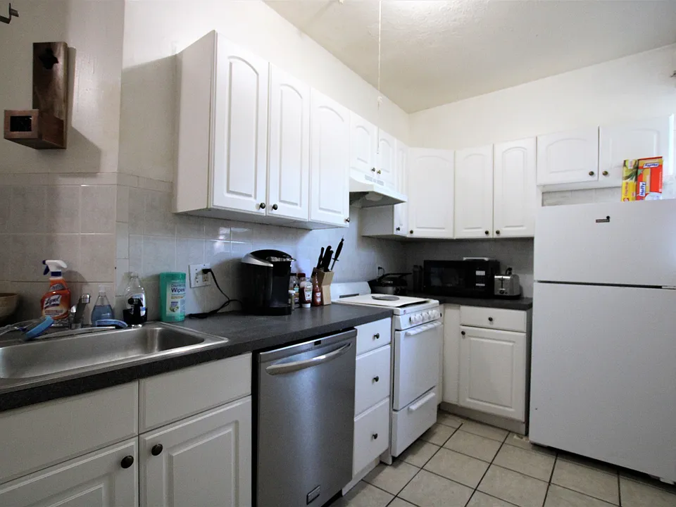 316 Saint Paul St #5