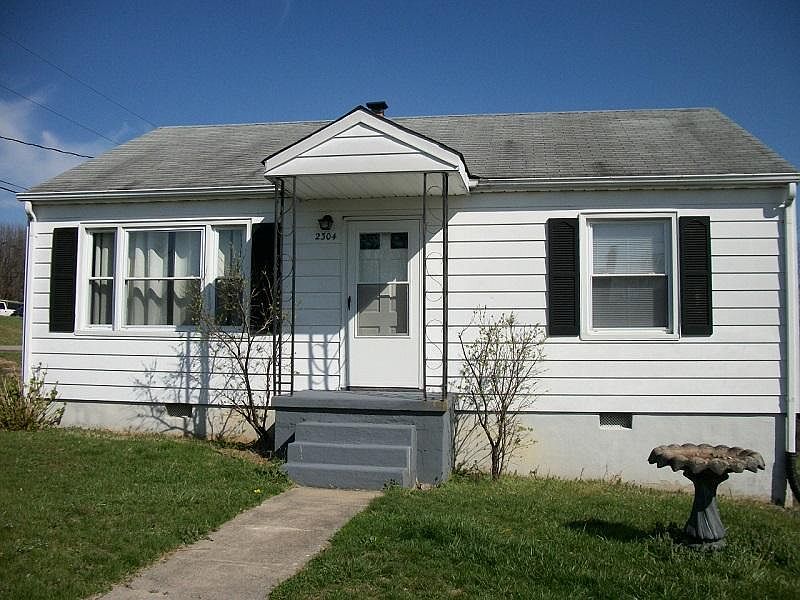 1st image of 2304 Peach St