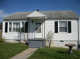 2304 Peach St, Salem, VA 24153