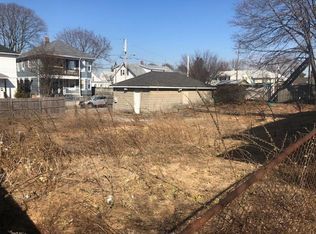 35 Vale St, Pawtucket, RI 02860