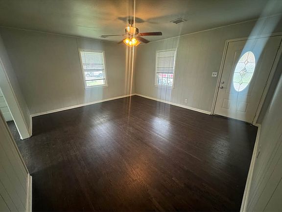 3rd image of 220 S 71st Ave E