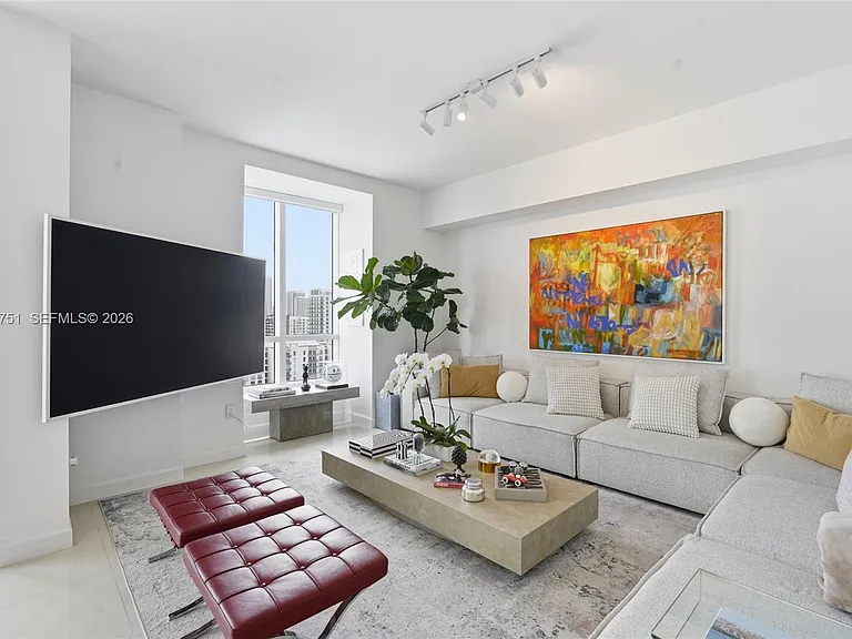 601 NE 27th St #1506 — Photo 3