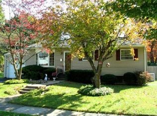 20 Shelley Dr, Hackettstown, NJ 07840