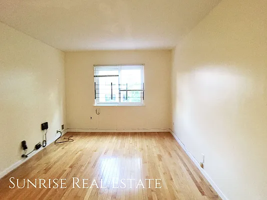 Rented by Sunrise Real Estate | media 43