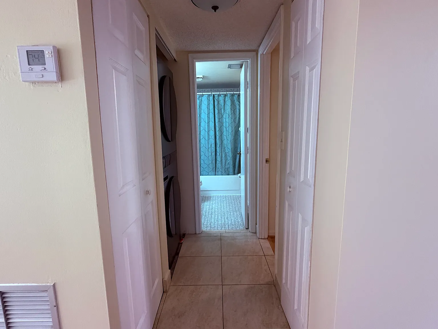 2 bed, 1370 sqft, $2,400 — Photo 4